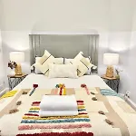 Hyde Park One Bedroom Apartment