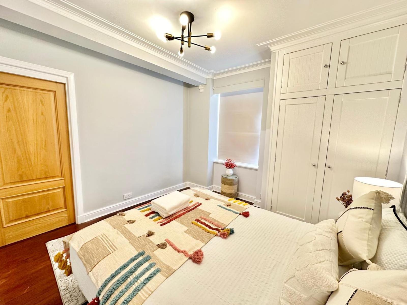 Hyde Park One Bedroom *