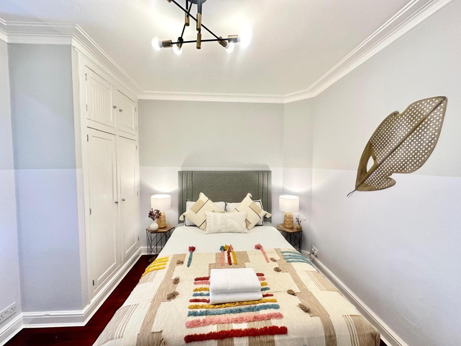 Hyde Park One Bedroom * London